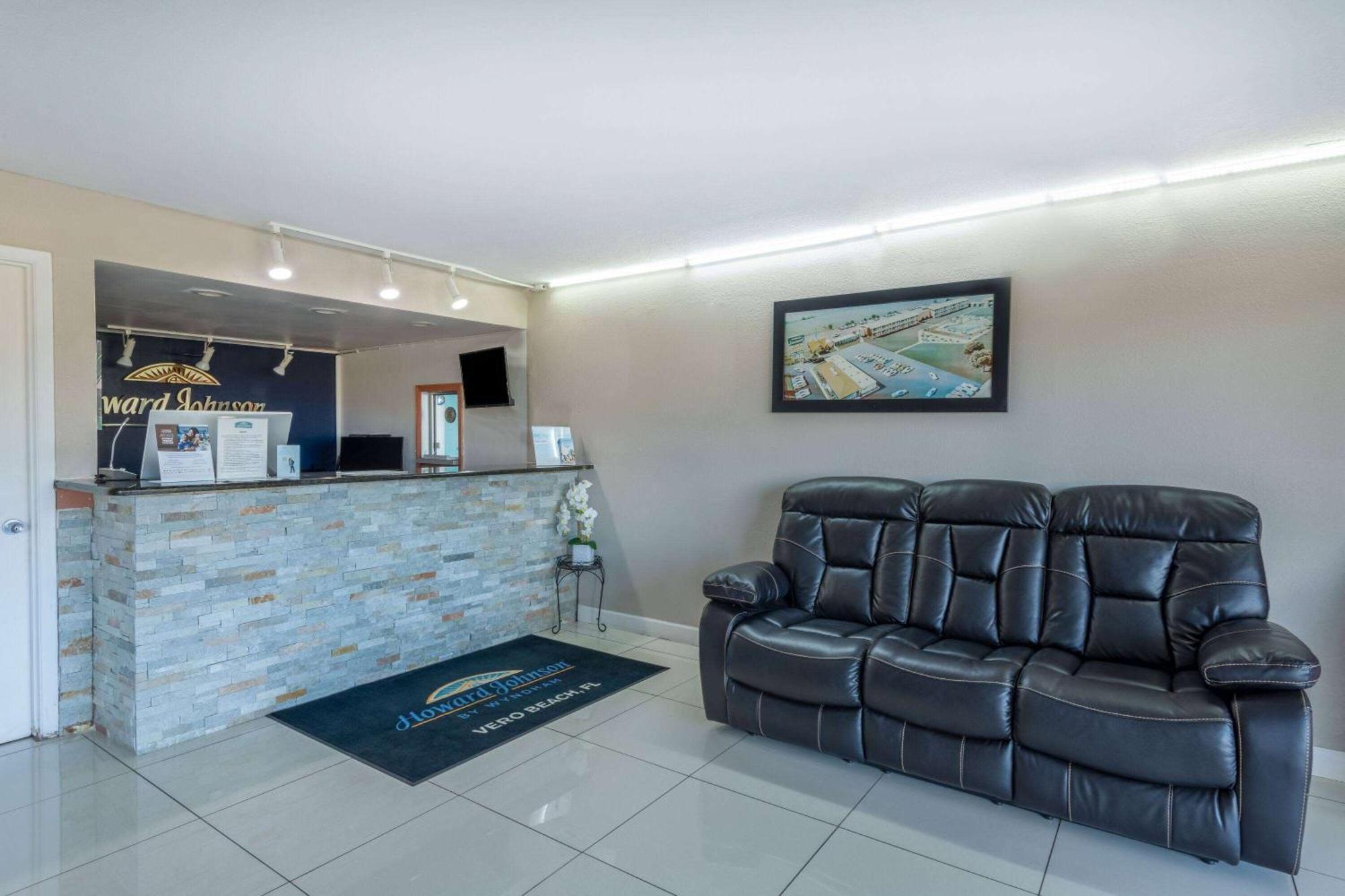 Howard Johnson By Wyndham Vero Beach/I-95 Bagian luar foto