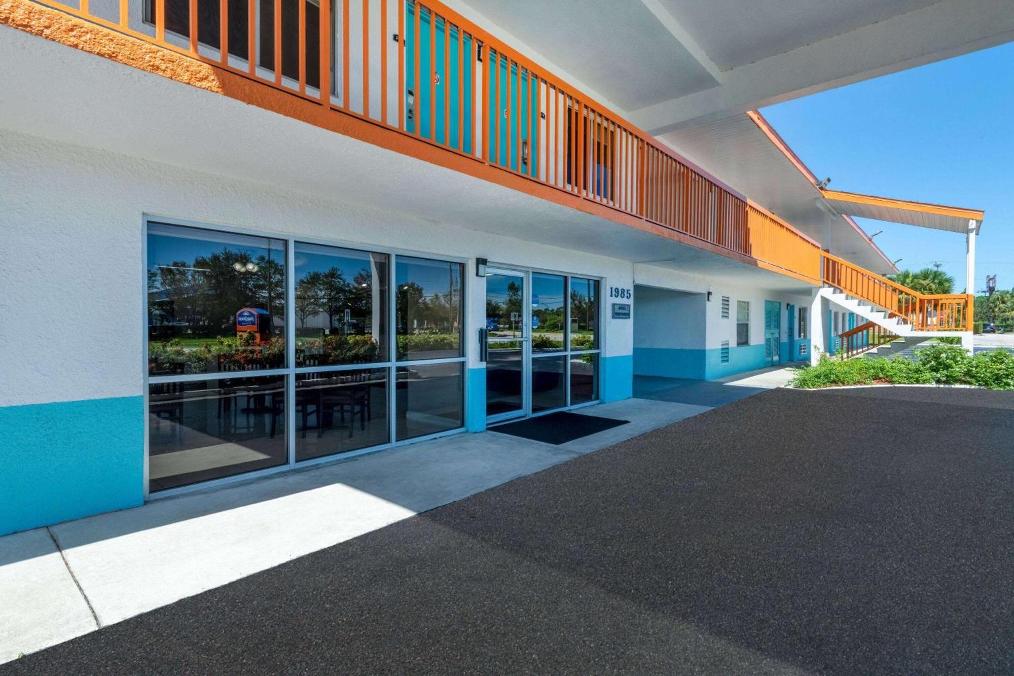 Howard Johnson By Wyndham Vero Beach/I-95 Bagian luar foto