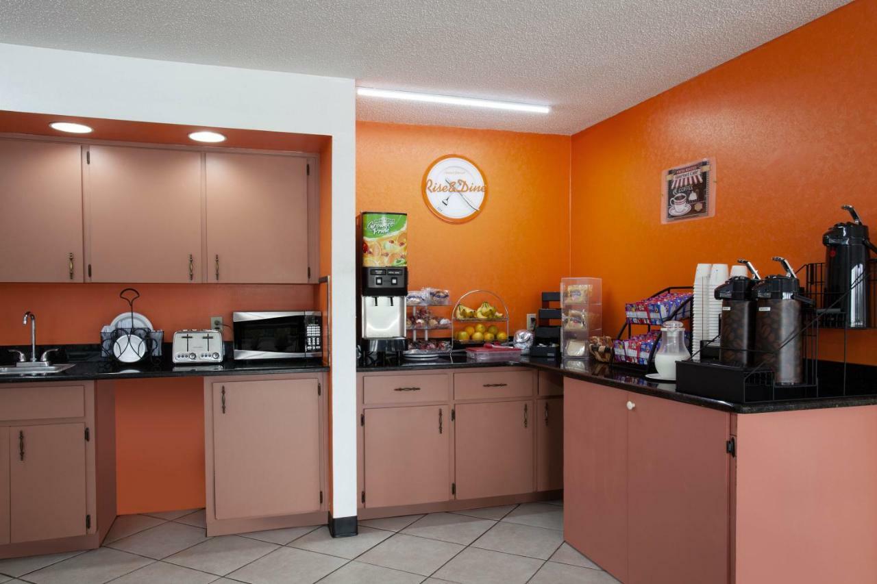 Howard Johnson By Wyndham Vero Beach/I-95 Bagian luar foto