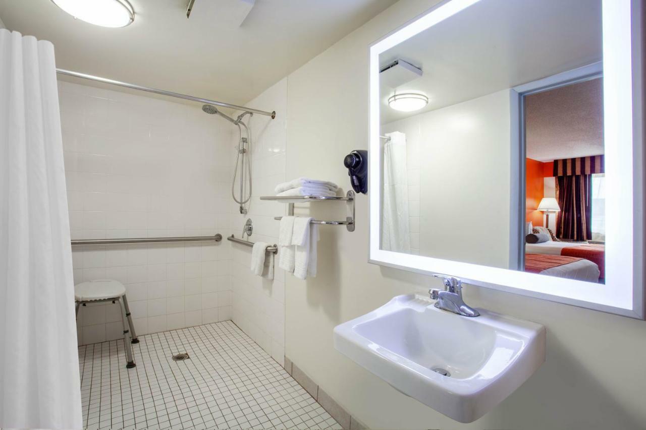 Howard Johnson By Wyndham Vero Beach/I-95 Bagian luar foto